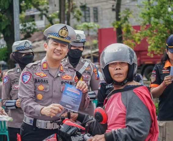Samsat Mojokerto Sukseskan Program Pemutihan Dengan “Polantas Karib”