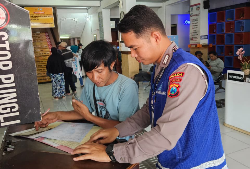 Samsat Surabaya Barat Melalui Program “Polantas Karib” Bukti Polisi Hadir Lebih Dekat Dengan Masyarakat